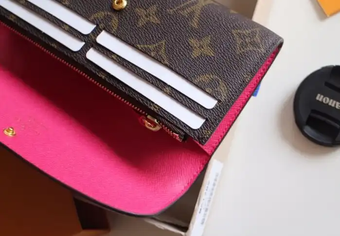 LV Wallets 4192D-0110