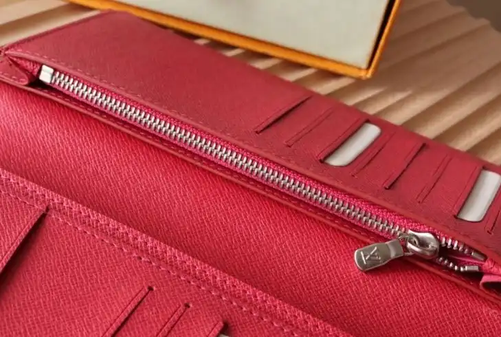 LV Wallets 4192D-0121