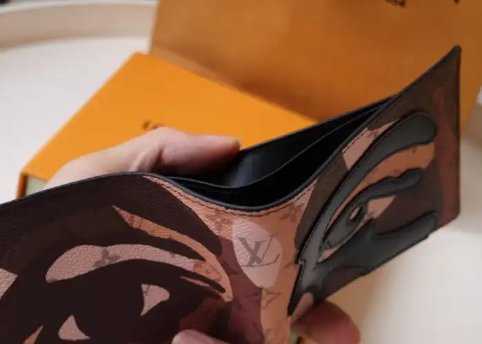LV Wallets 4192F-0030