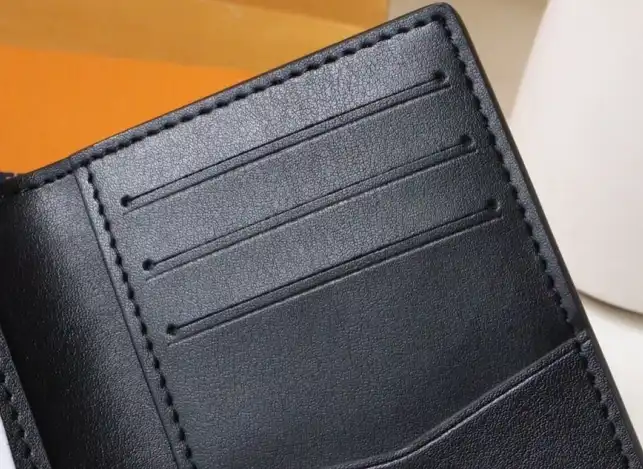 LV Wallets 4192F-0033