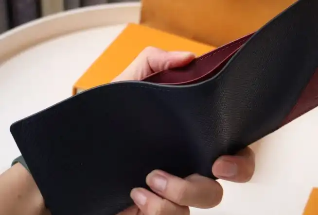 LV Wallets 4192F-0038