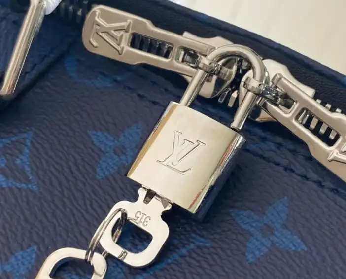 LV Travel Bags 4206A-0359