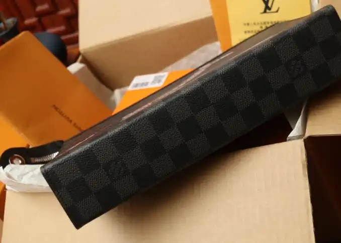 LV Clutch Bags 4206A-0870
