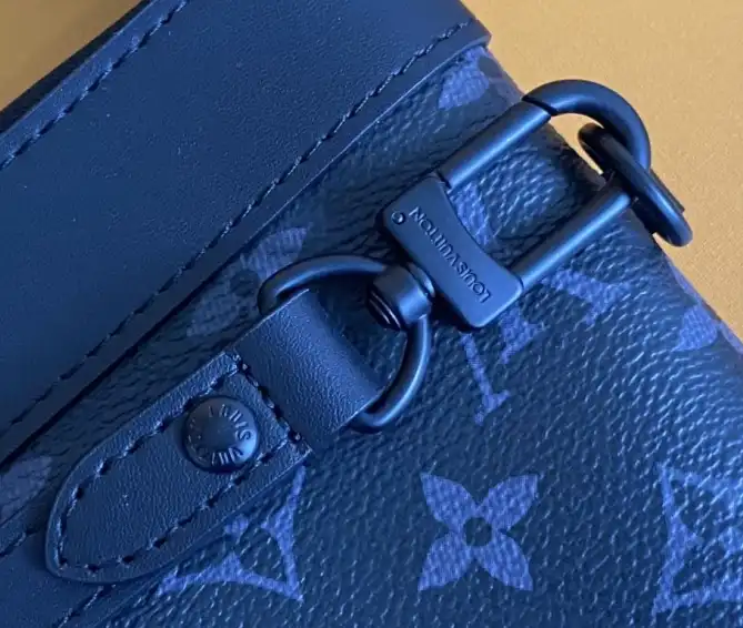 LV Clutch Bags 4206A-2841