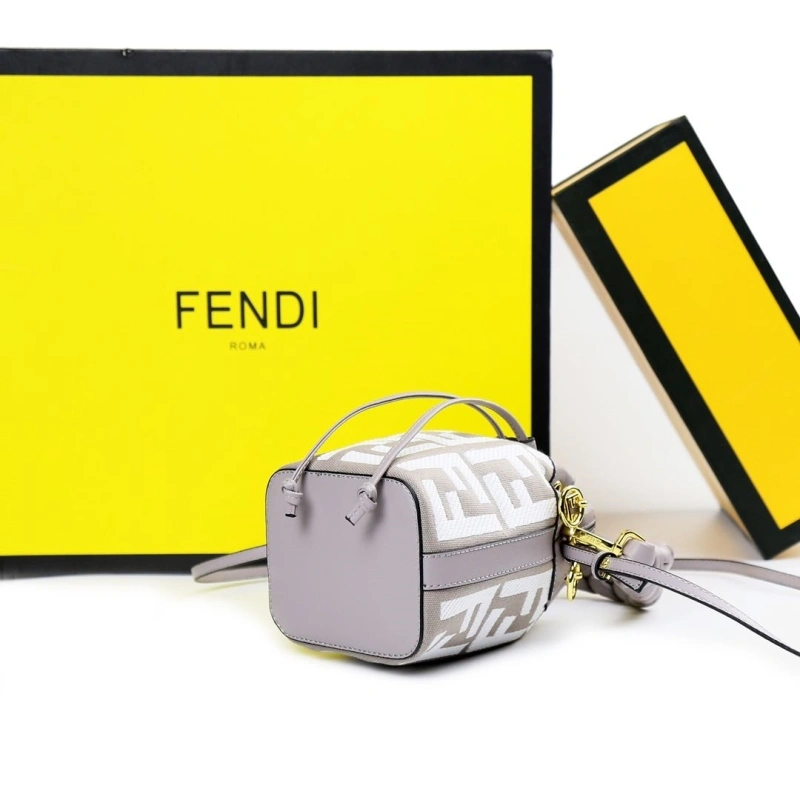 F**di bucket bags 4220-0107