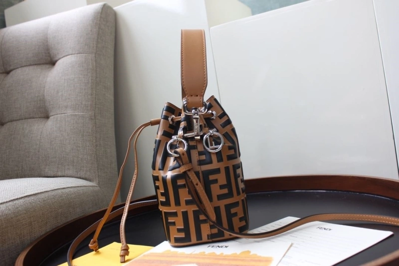 F**di bucket bags 4222c-0763