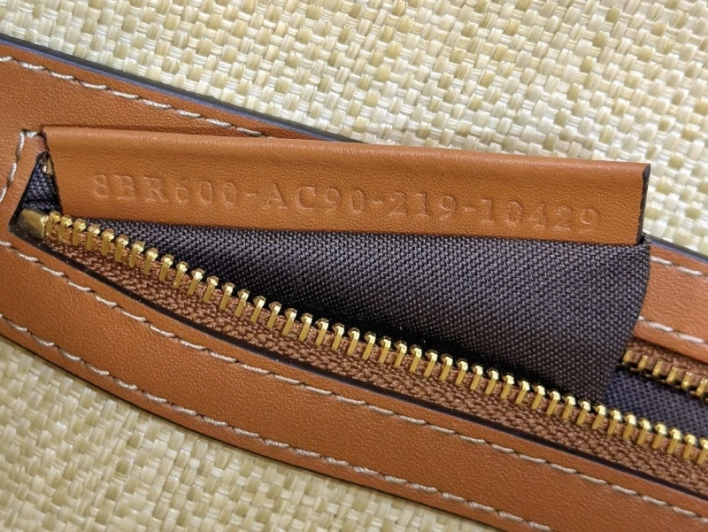 F**di baguette bags 4222c-0842