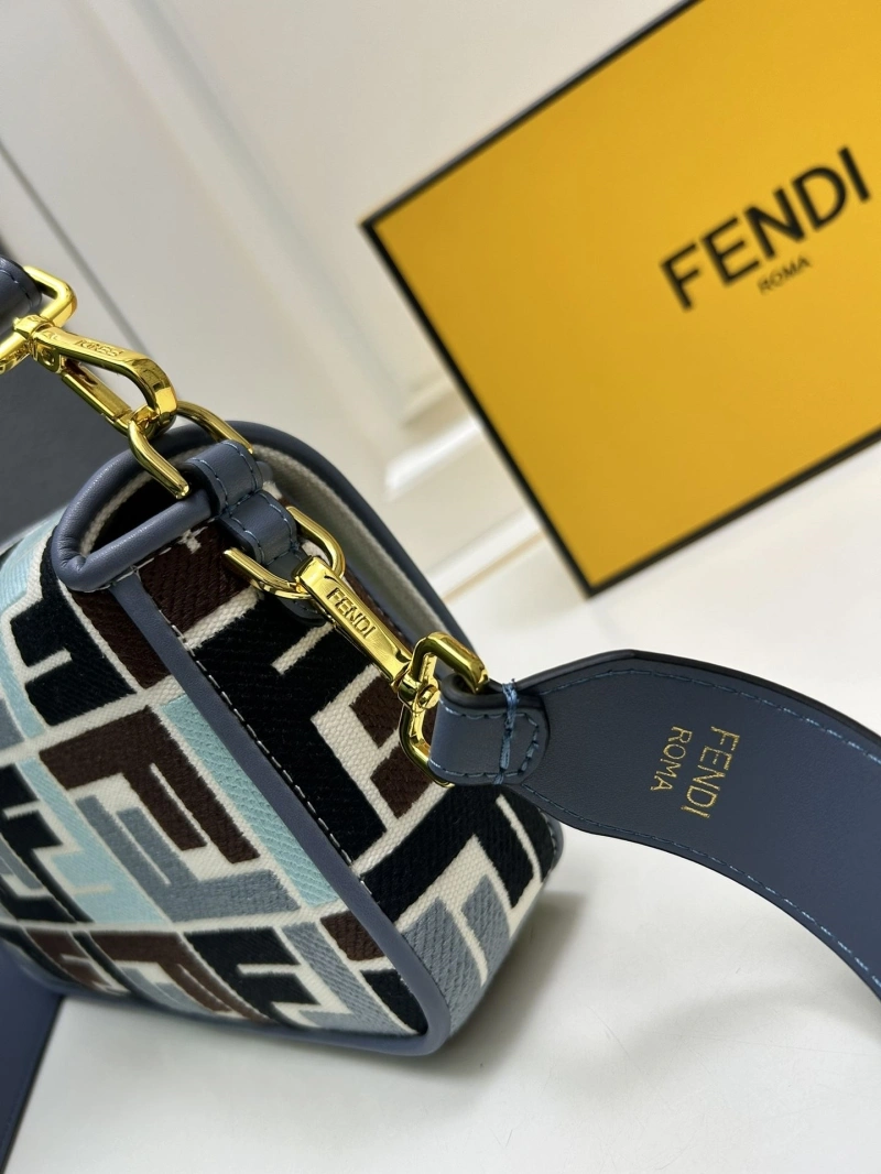 F**di baguette bags 4224-0533