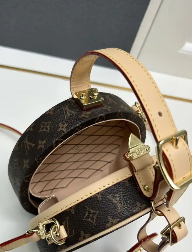 LV Round Bags 4224-0785