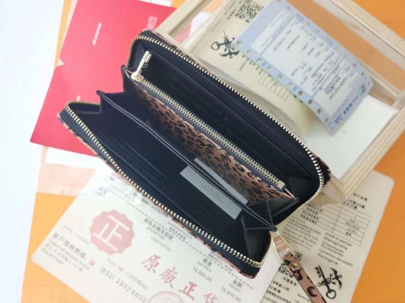 LV Clutch Bags 4233A-1981