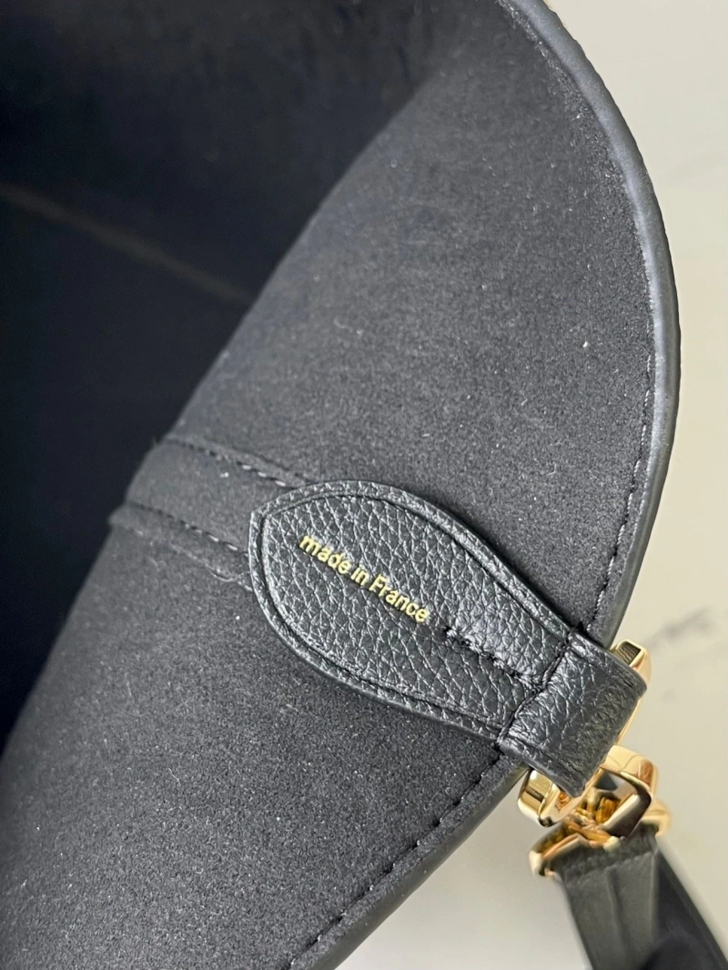 LV Shopping Bags 4233G-0701