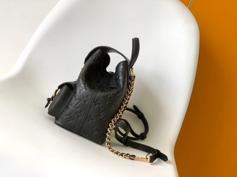 LV Backpacks 4233H-0132