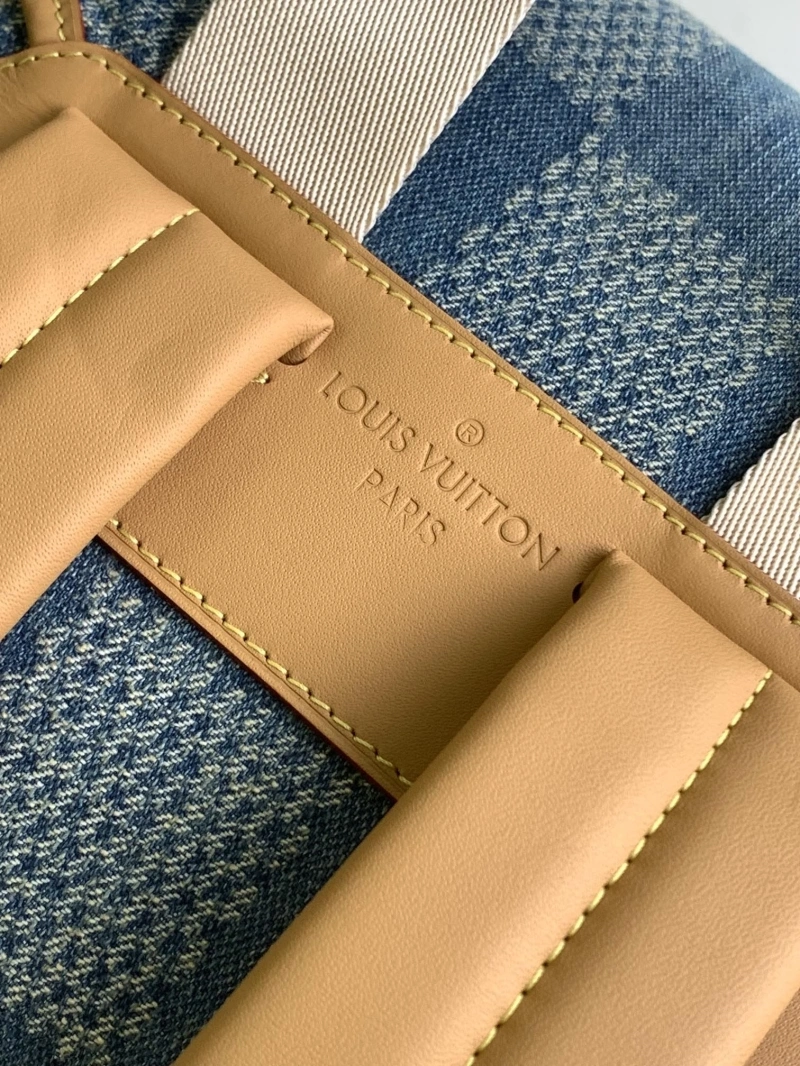 LV Backpacks 4233H-0271