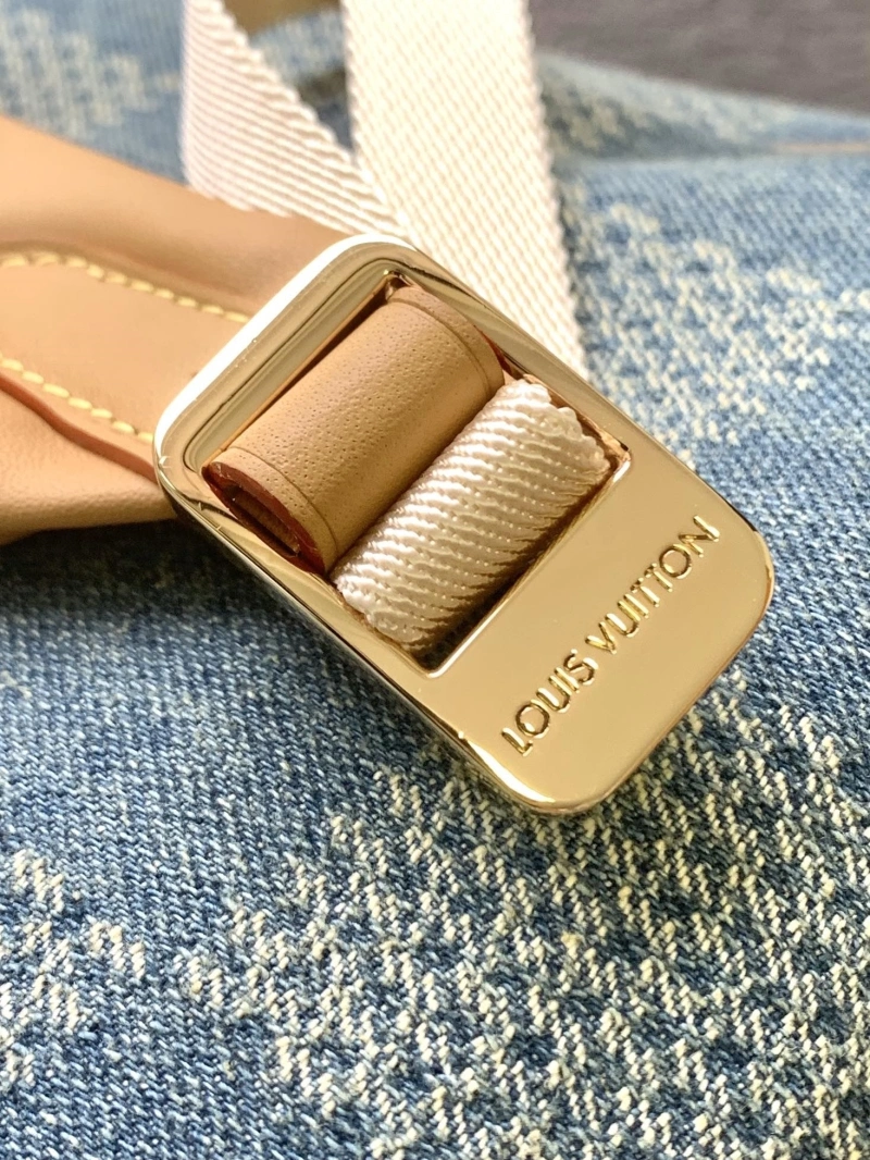 LV Backpacks 4233H-0271