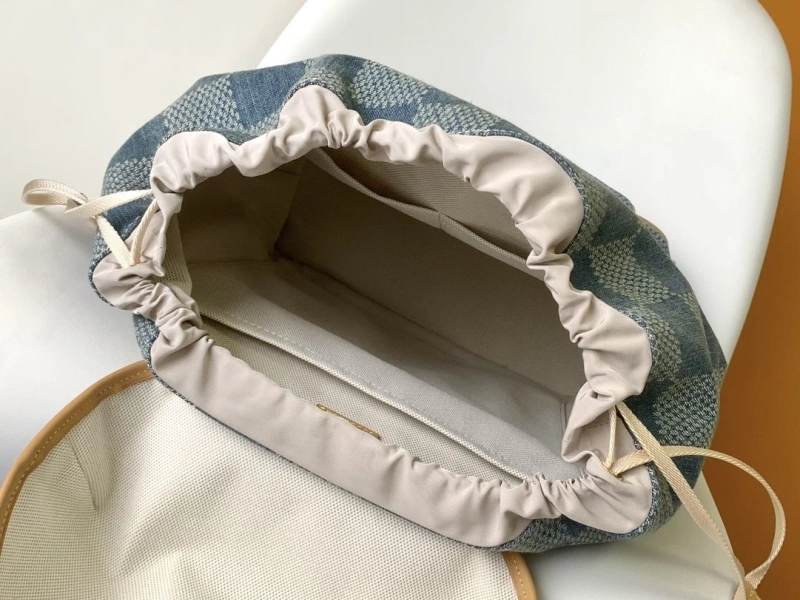 LV Backpacks 4233H-0271
