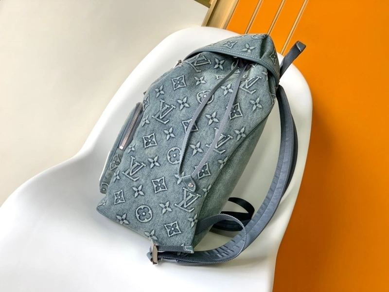 LV Backpacks 4233H-0685