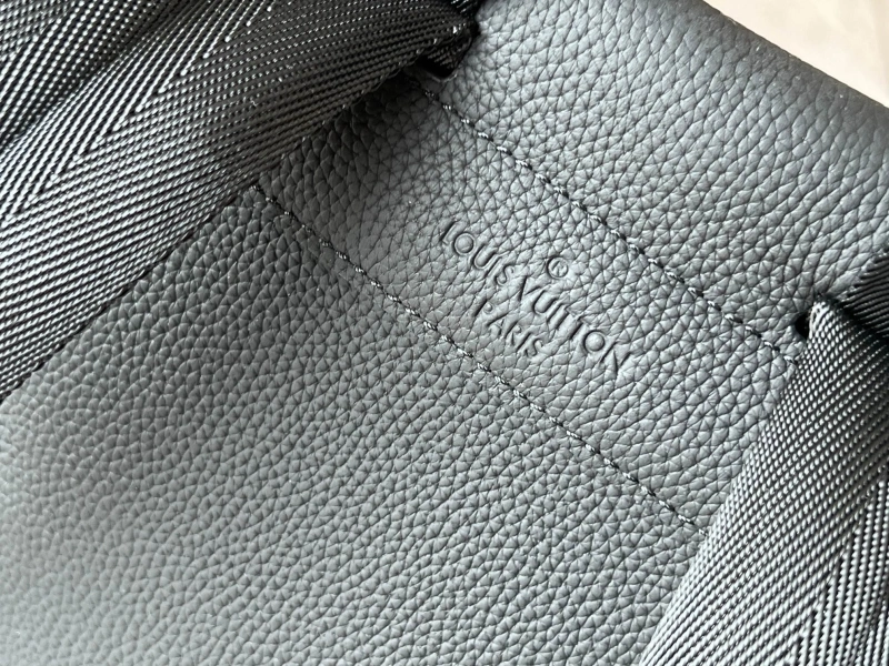 LV Backpacks 4233H-0731