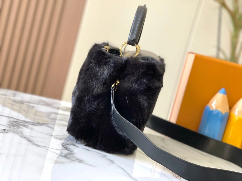 LV Capucines Bags 4233H-1192