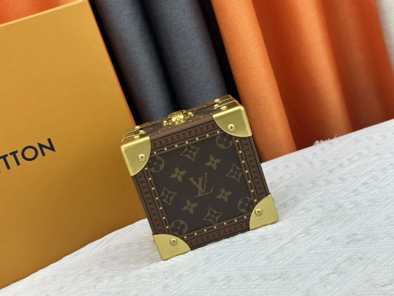 LV Box Bags 4233H-1389