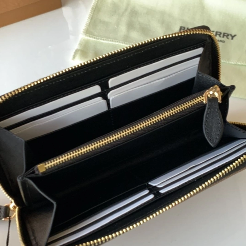 Bv*b*rry wallets 4237f-0118