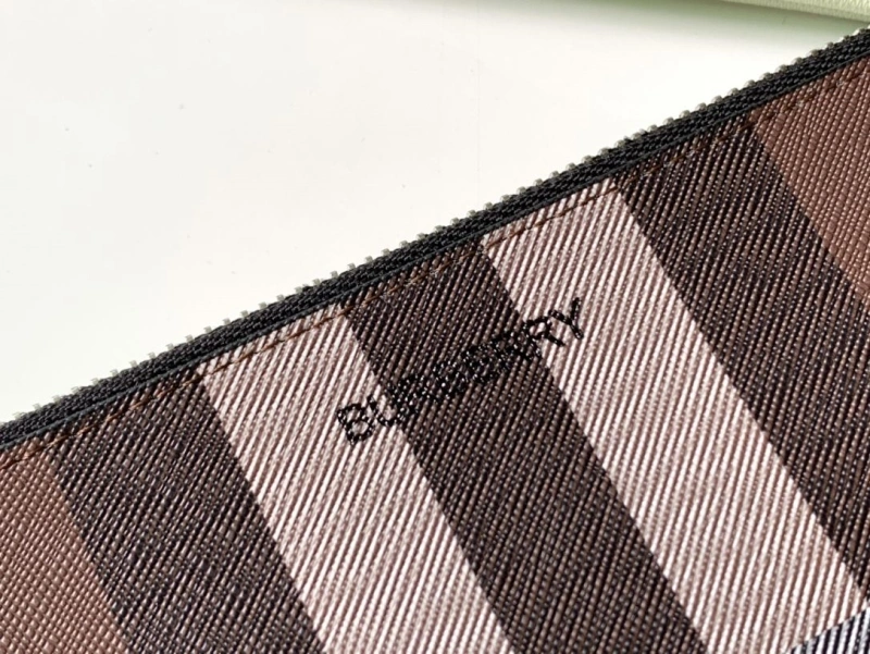 Bv*b*rry wallets 4237f-0292