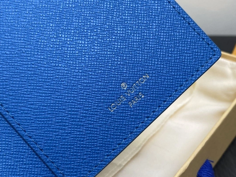 LV Wallets 4286G-0122