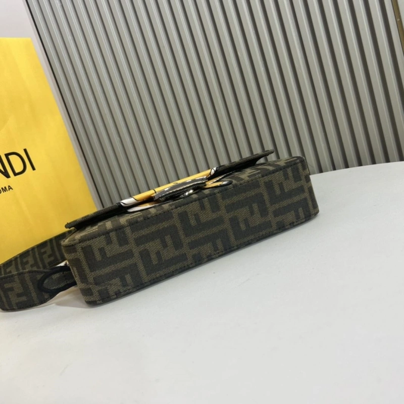 F**di baguette bags 4370-0369