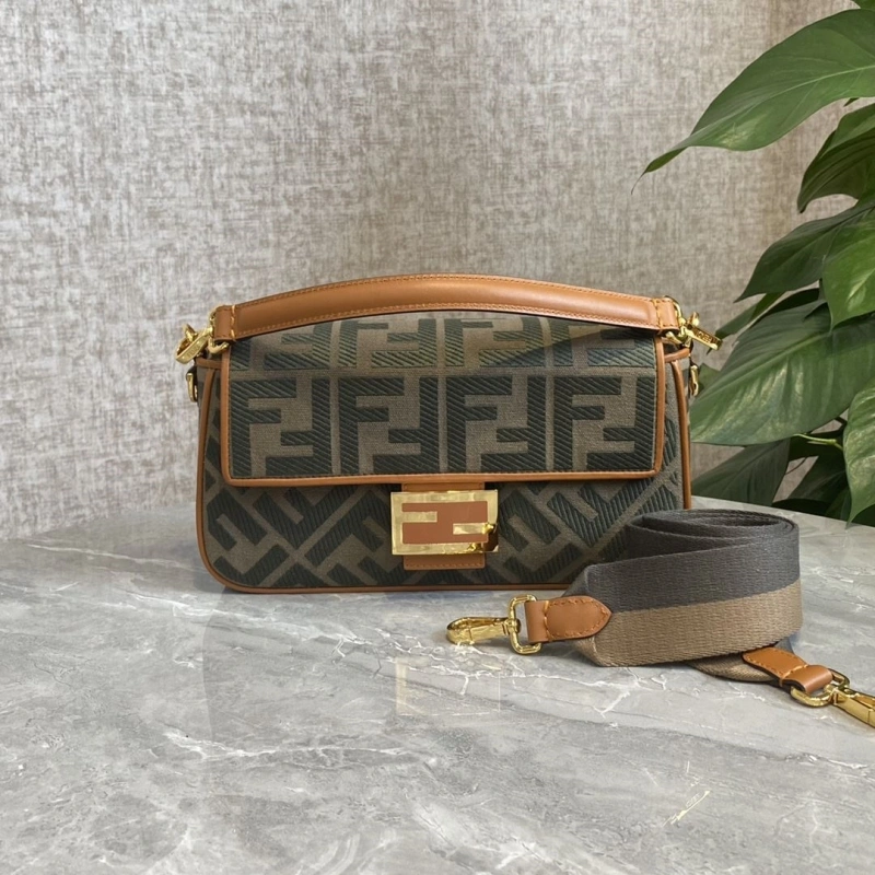F**di baguette bags 4370-0641
