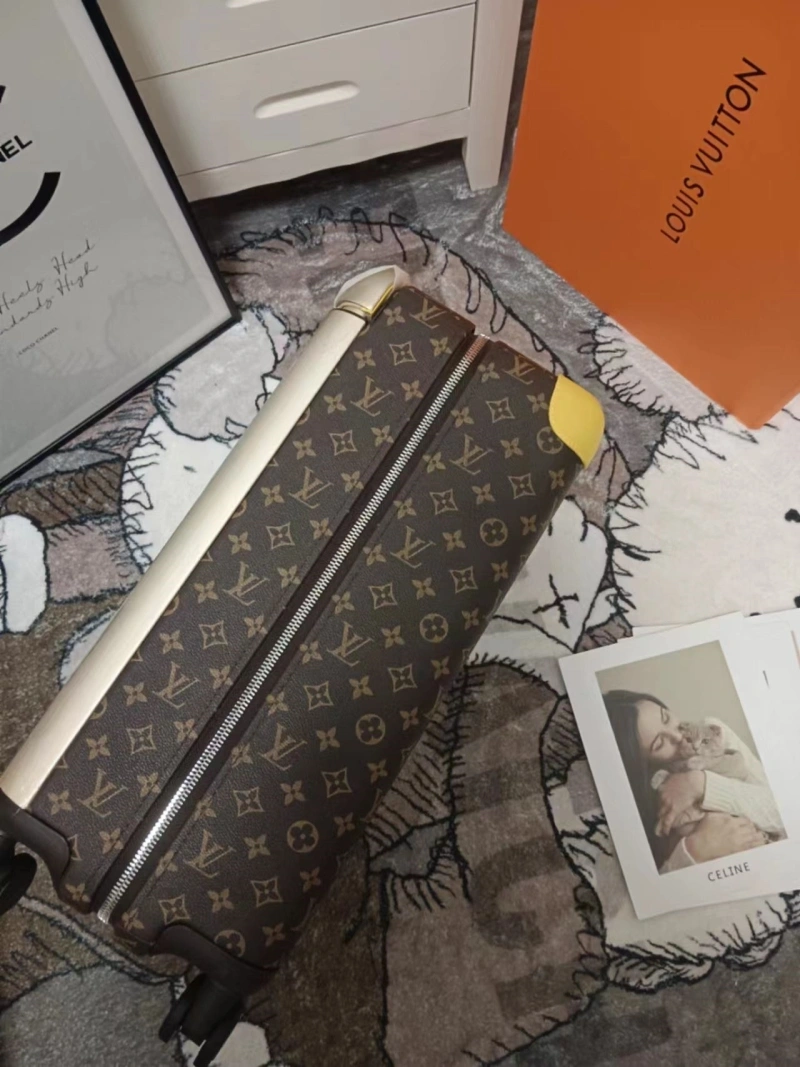 LV Suitcase 4461-0002